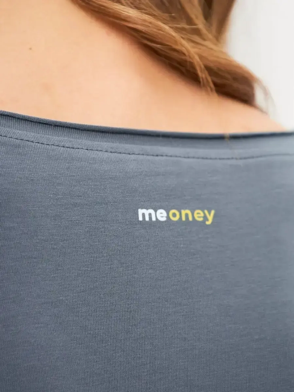 Лонгслив оверсайз с рукавом 3/4