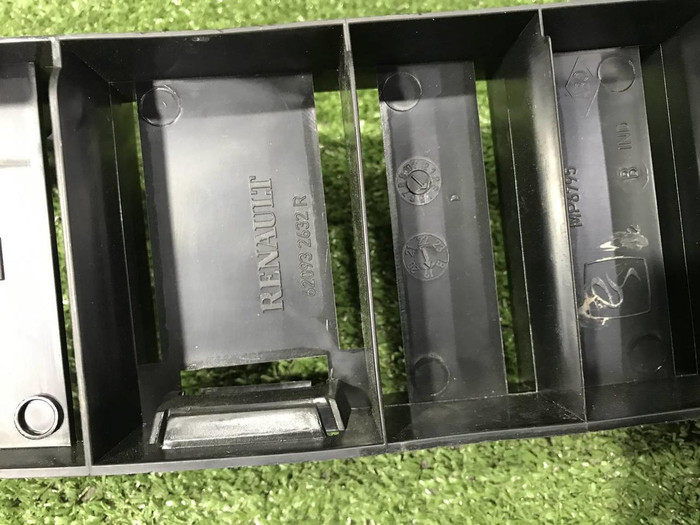 Абсорбер переднего бампера Renault Dokker (2012-2021)