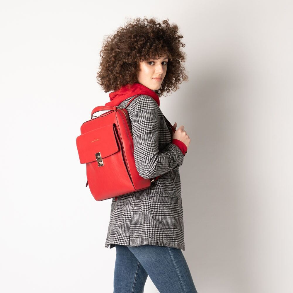 Рюкзак женский Piquadro Dafne Business CA5437DF/N черный натур.кожа