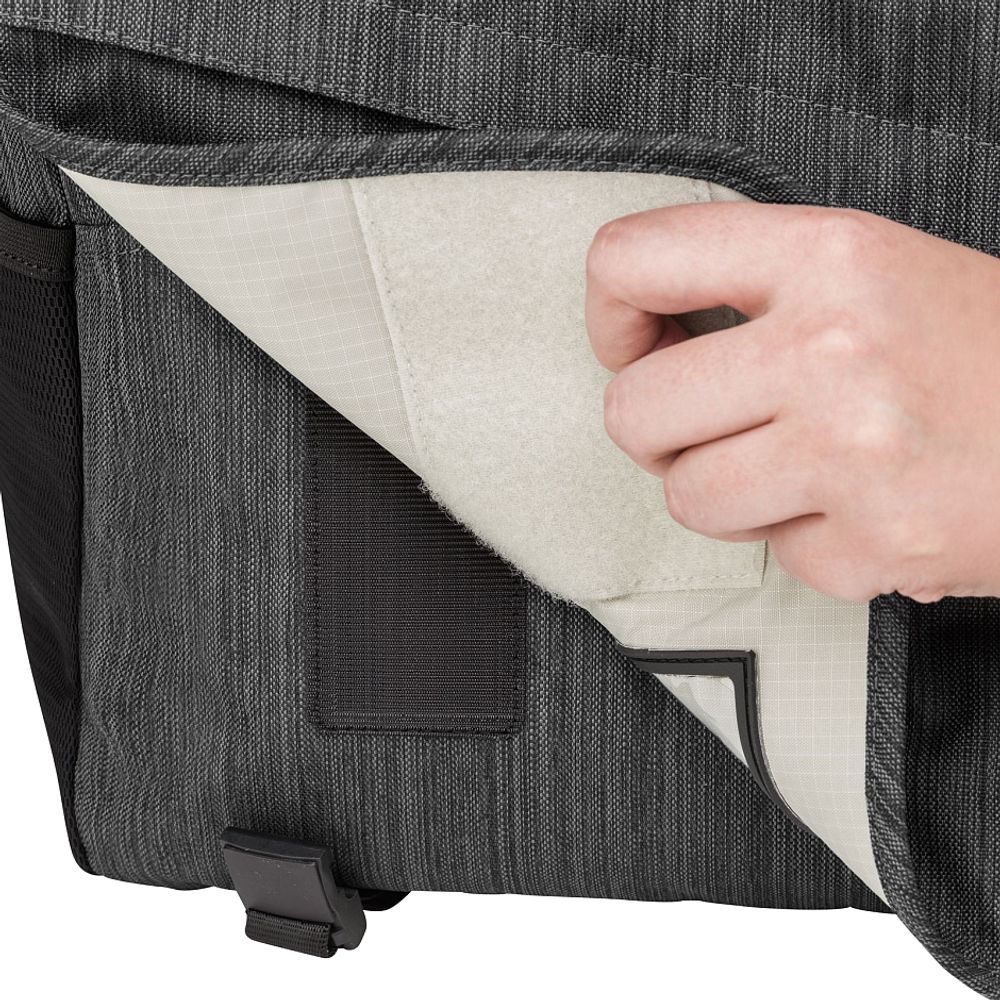 Tenba DNA Messenger 15 Slim Graphite