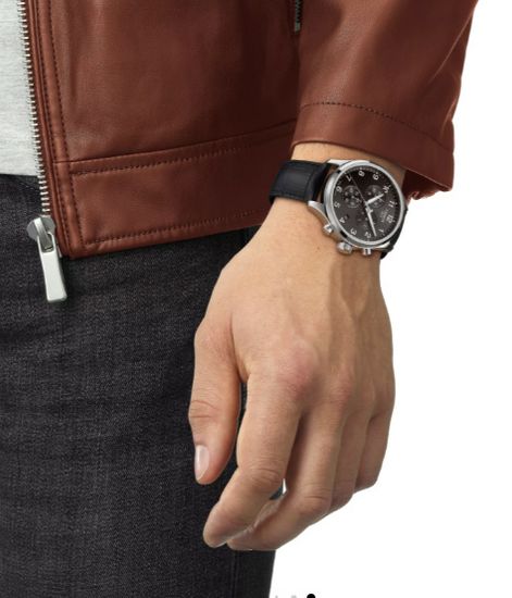 Мужские швейцарские часы Tissot T116.617.16.057.00 с хронографом на руке