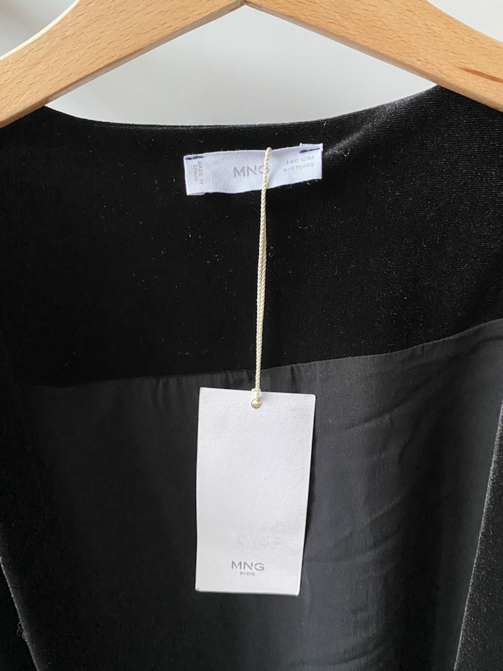 Новый велюровый костюм Mango, 140