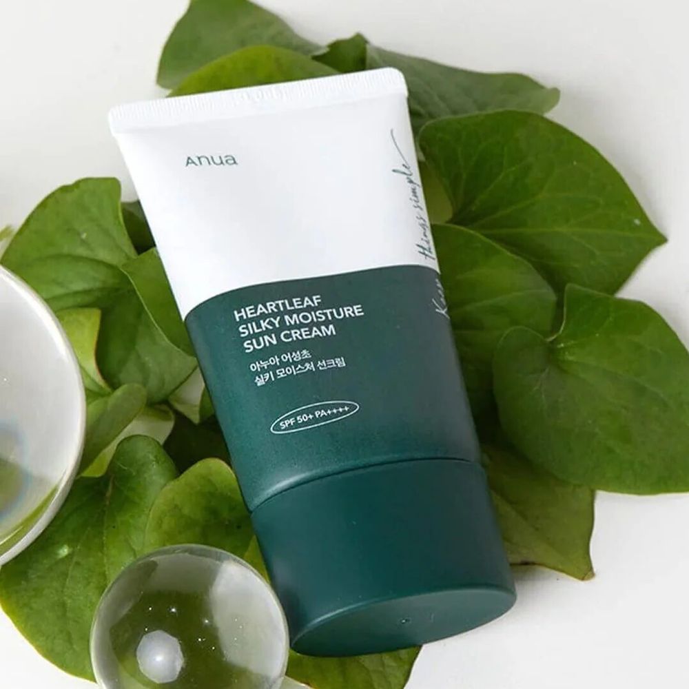 Успокаивающий солнцезащитный крем с хауттюйнией ANUA Heartleaf Silky Moisture Sun Cream SPF50+ PA++++