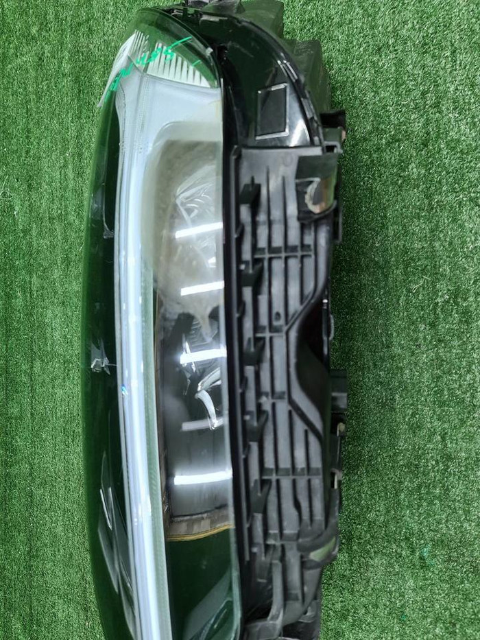 Фара левая Volvo XC60 2 (2017-2021) LED