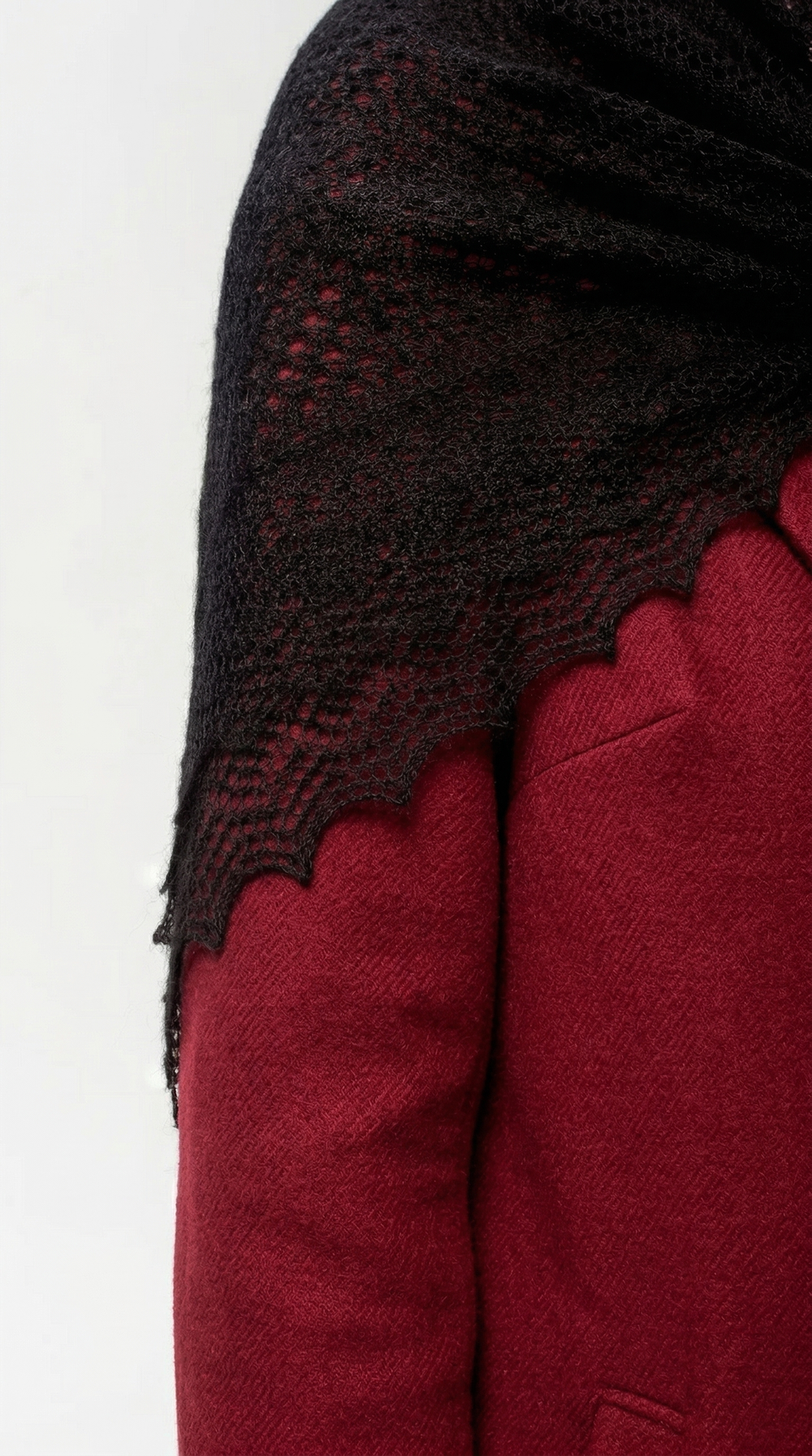 Оренбургский пуховый платок-паутинка с шелком АШ140-07 черный