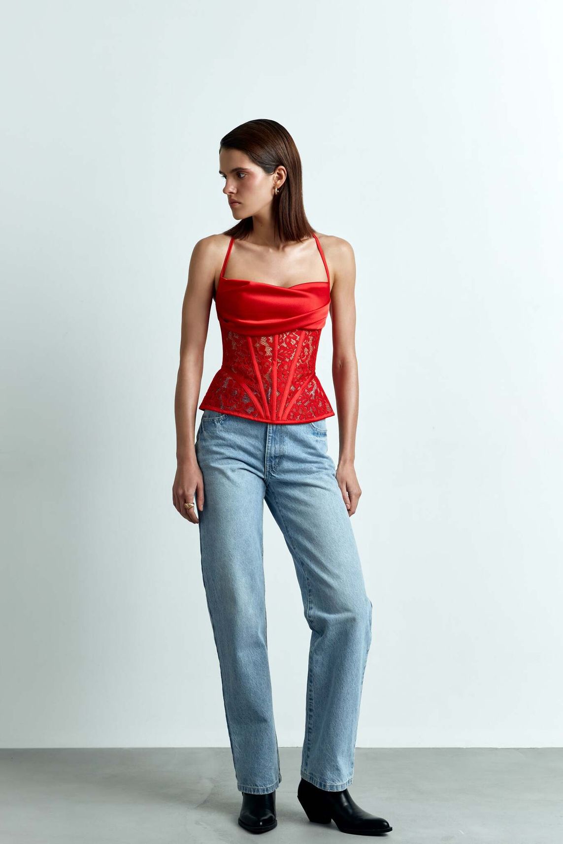 Топ драпированный корсетного типа из сатина и кружева