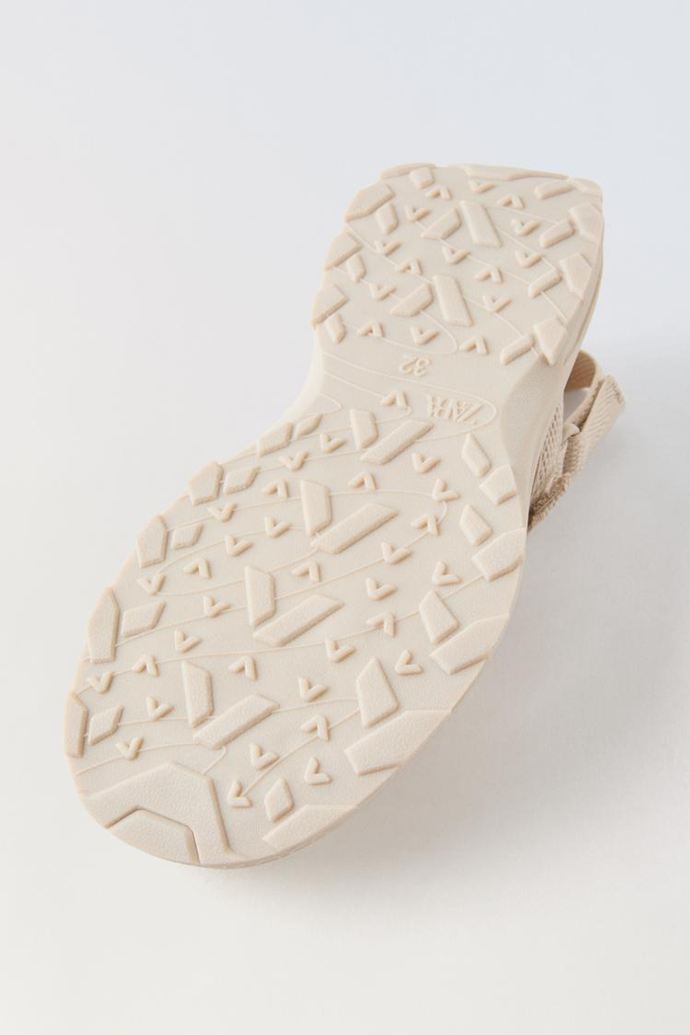 ZARA САНДАЛИИ ИЗ ВЫСОКОТЕХНОЛОГИЧНОЙ ТКАНИ НА ПЛАТФОРМЕ, ЭКРЮ