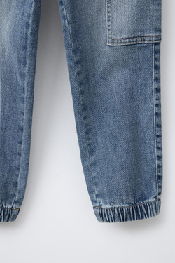 ZARA ДЖИНСЫ-ДЖОГГЕРЫ С КАРМАНАМИ, ВЫЦВЕТШИЙ СИНИЙ