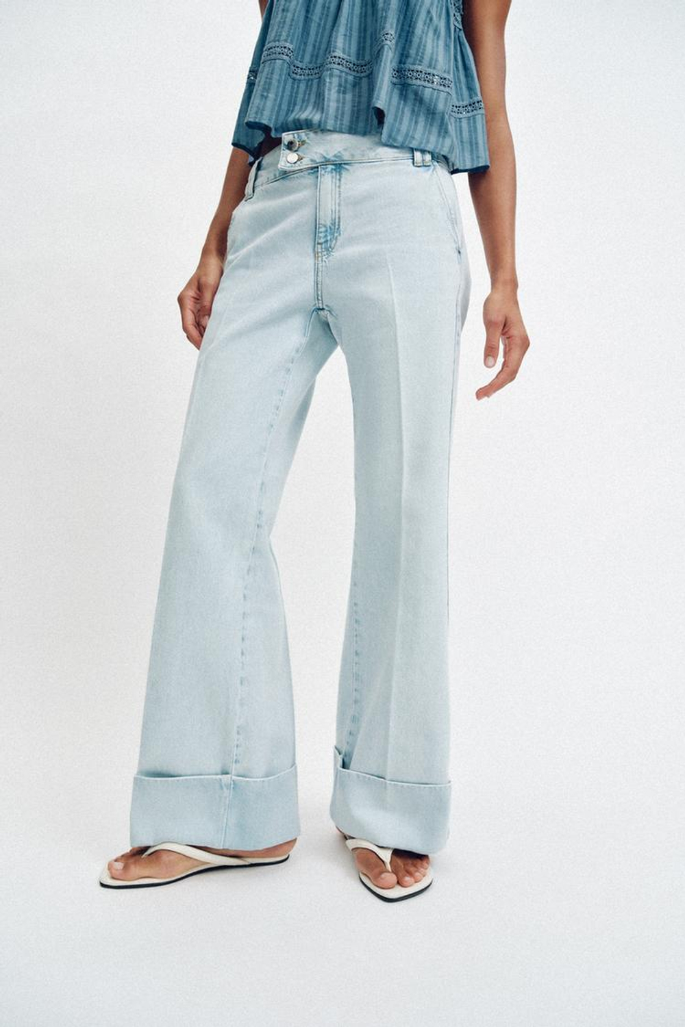 ZARA ДЖИНСЫ Z1975 STRAIGHT С НИЗКОЙ ПОСАДКОЙ И ОТВОРОТАМИ, ГОЛУБОЙ