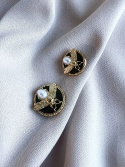 Декоративные металлические пуговицы на ножке