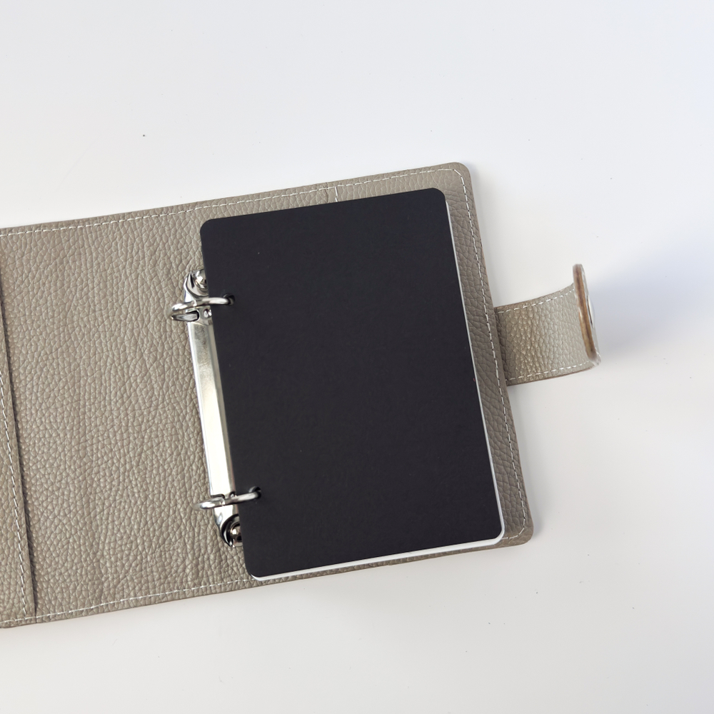 2 черных форзаца из плотного переплетного картона (4/2 кольца)