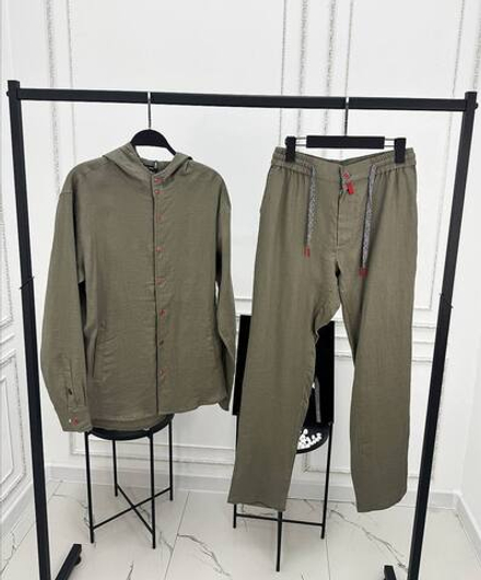 Льняной костюм Kiton