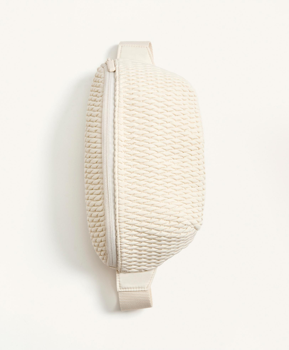 OYSHO Мягкая поясная сумка, кремовый