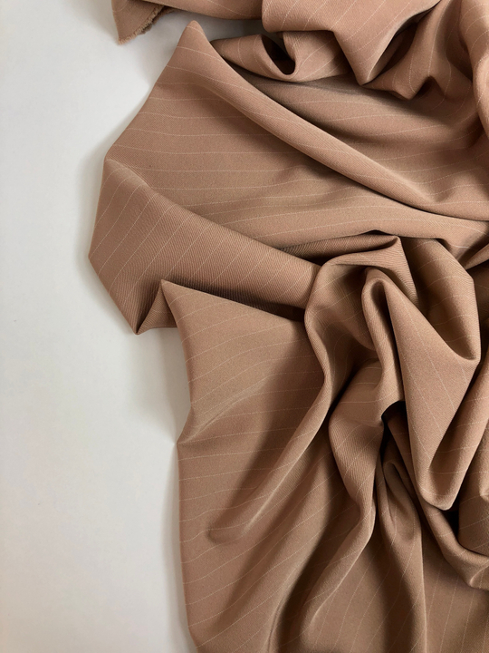 Костюмная принт полоска, беж/белый VERSACE