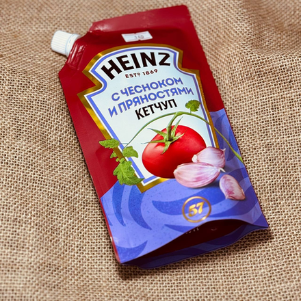 Кетчуп «Heinz» с чесноком и пряностями 320 г