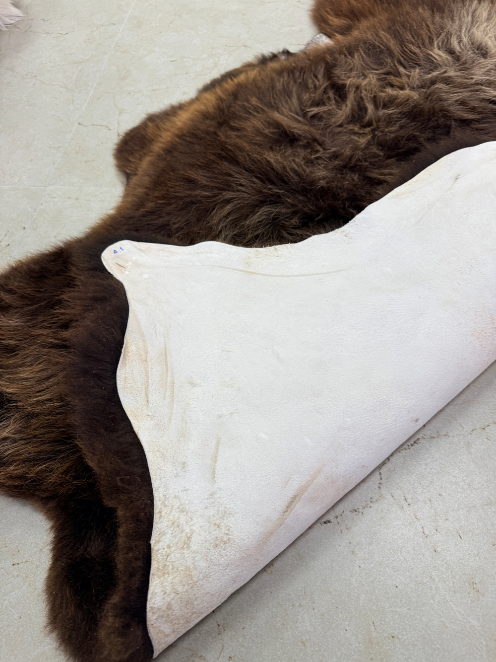 Шкура коврик меховой прикроватный овчина, 120х65 см.