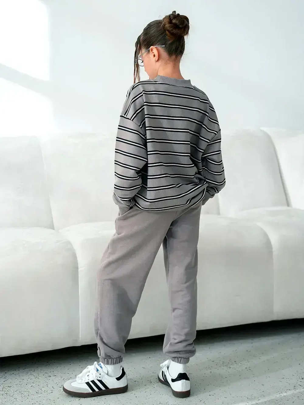 Спортивный костюм для девочки на весну серый оверсайз