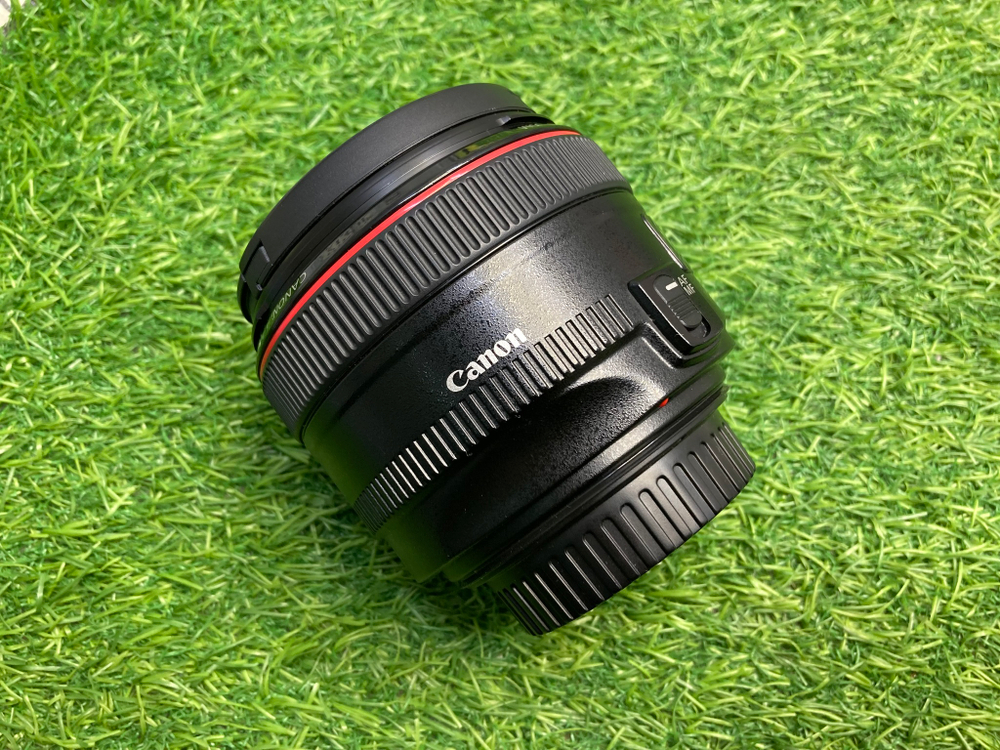 Canon EF 50mm 1.2L USM