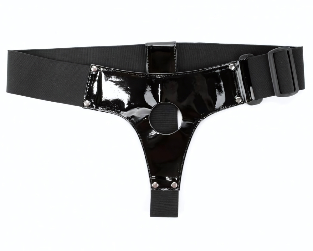 Чёрные лаковые трусики для страпона (Размер: S-M) (Цвет: черный)