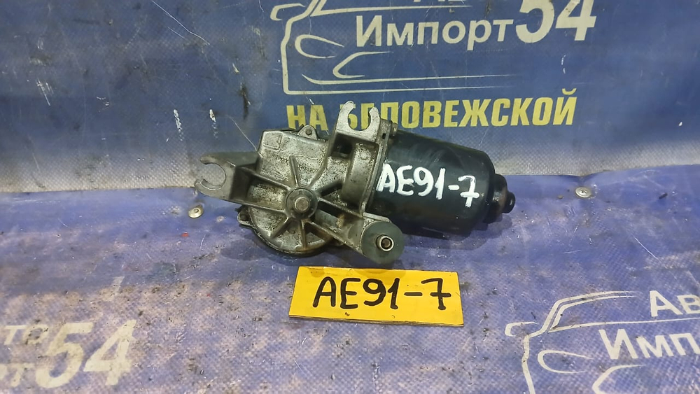Моторчик переднего дворника TOYOTA LEVIN 1990