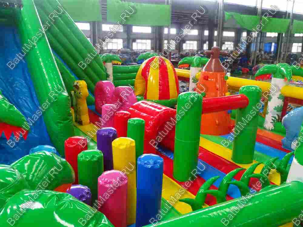 Надувной батут "Джунгли малый" борта с сеткой, размер 10*7*5 м