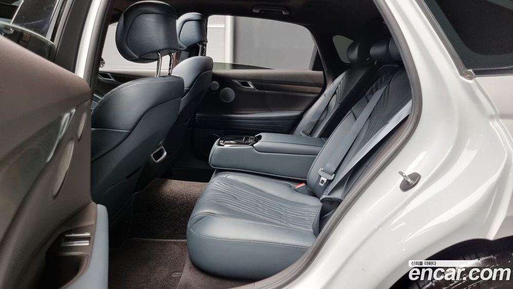 Genesis G80 (RG3) Бензин 2.5 Turbo 2WD (06.2020)