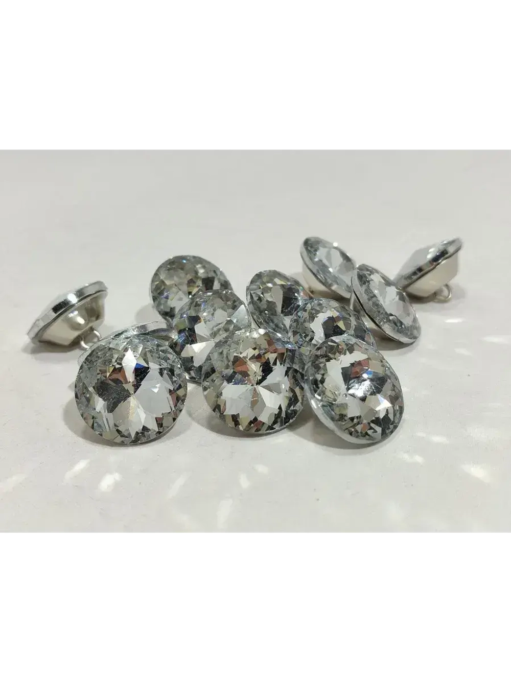 Пришивные стразы для каретной стяжки - Купить недорого