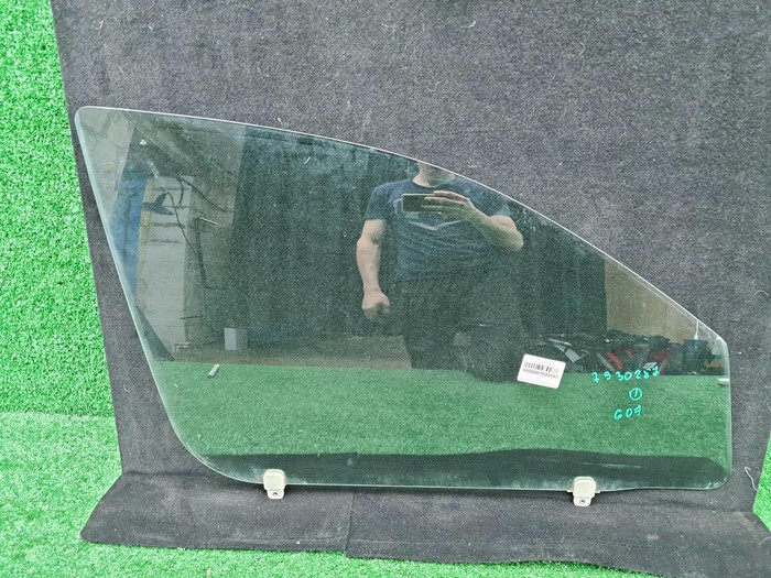 Стекло двери переднее правое Peugeot 4007 (07-12)