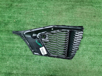 Решетка переднего бампера Audi Q8 (18-23) S-line