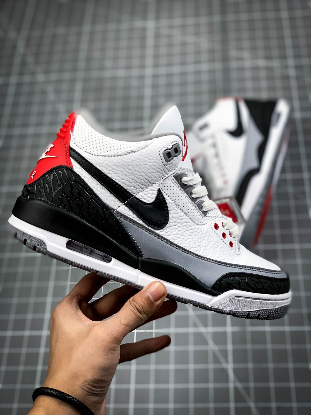 AIR JORDAN 3 RETRO NRG TINKER WHITE/FIRE RED-CEMENT GREY-BLACK