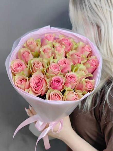 Букет из 21 роз сорта "LaBella" (Кения 40 см)