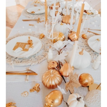 Золотая пластиковая тыква (маленькая) 1шт.