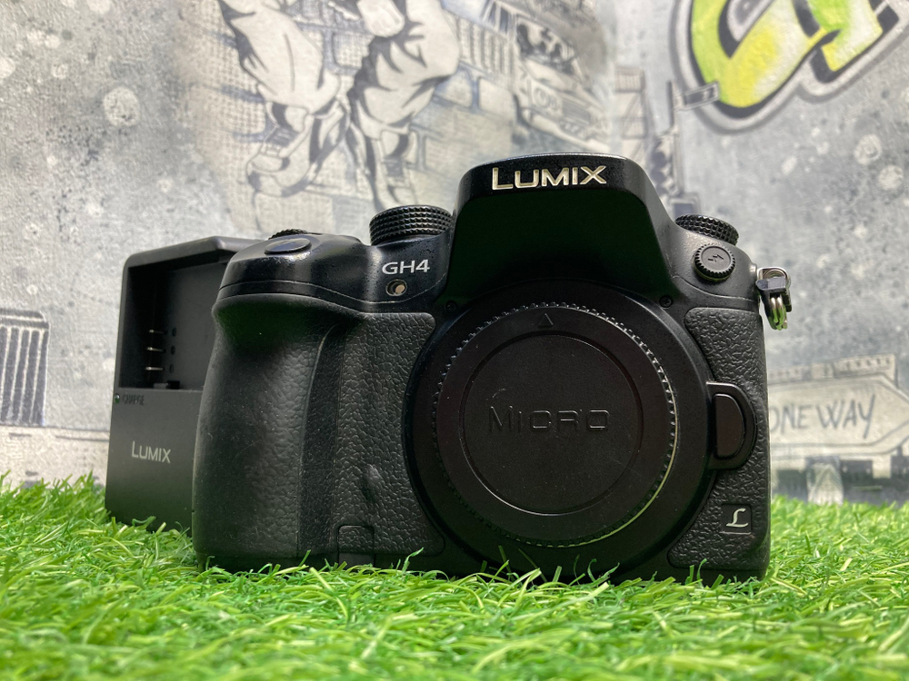 Panasonic Lumix DMC-GH4