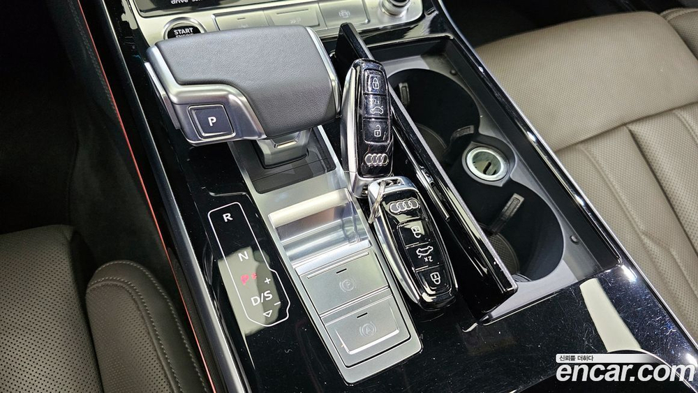 Audi A8 (D5) 55 TFSI Quattro LWB (12.2021)