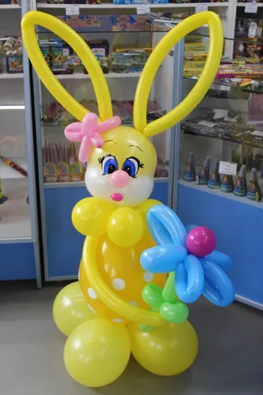 Зайка с цветком