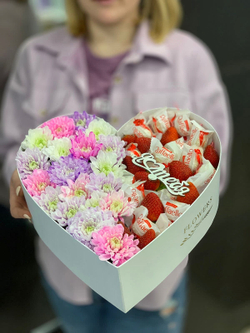 Подарочный набор коробка сердце Первая любовь (красная коробочка)