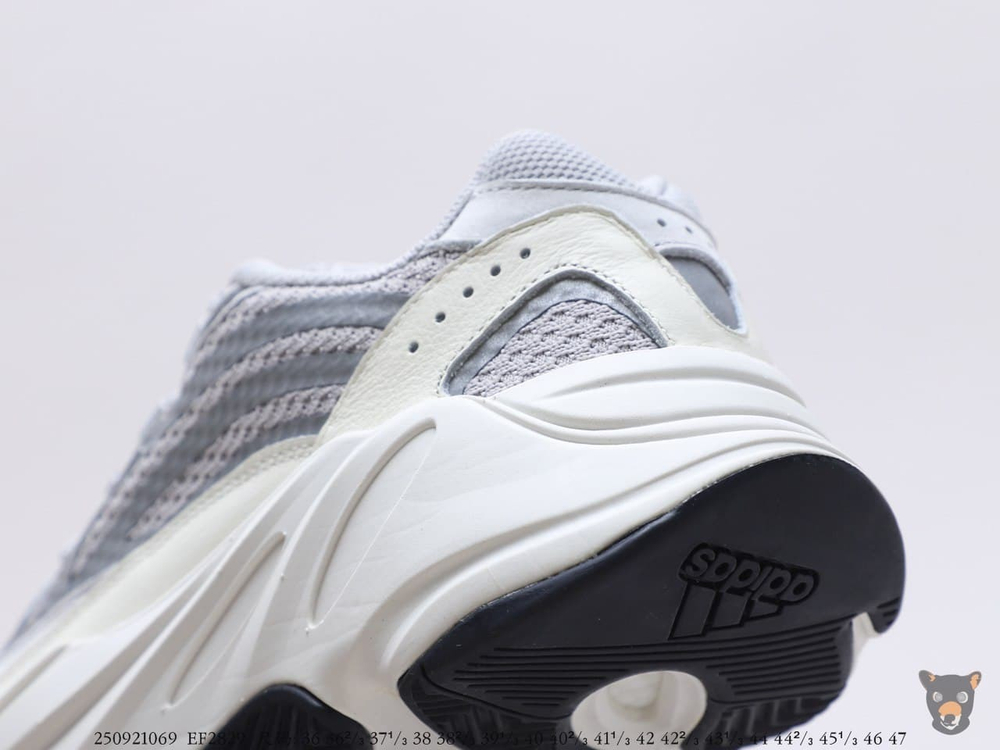 Кроссовки Yeezy Boost 700 V2 "Static"