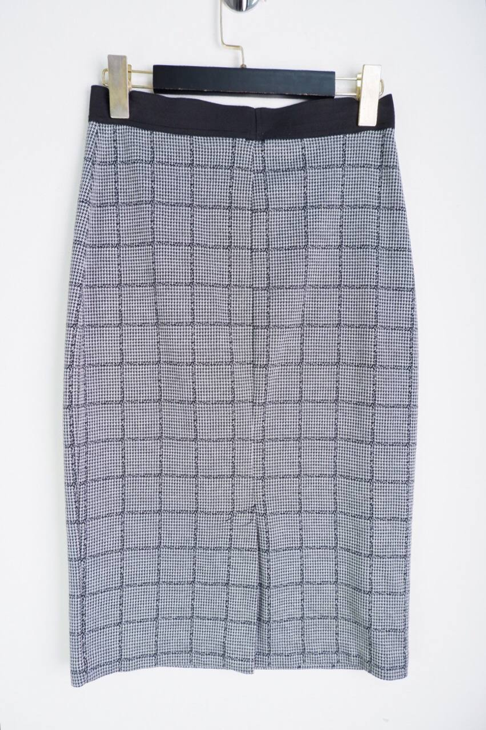 Юбка на эластичном поясе, визуально на 42 размер