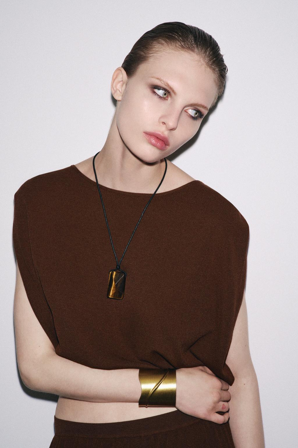 ZARA КОЖАНОЕ ОЖЕРЕЛЬЕ СО ШНУРКОМ И КАМНЕМ, КОРИЧНЕВЫЙ