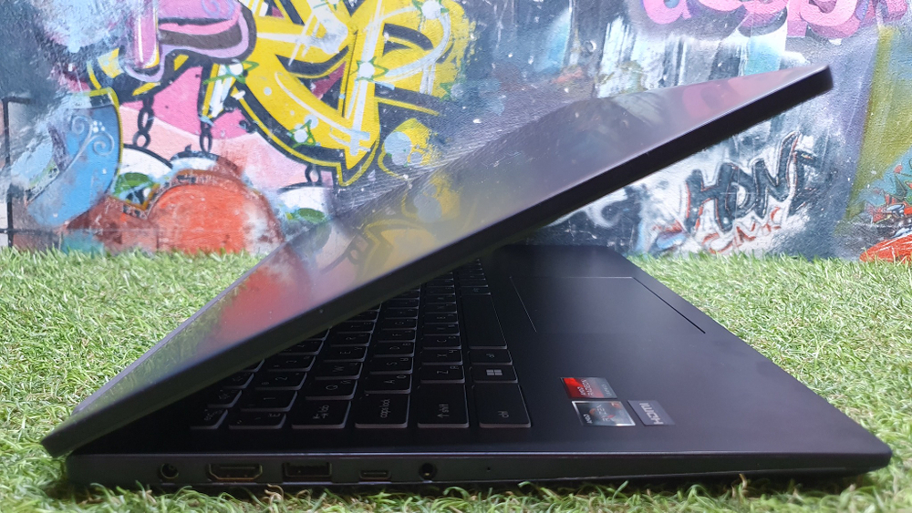 Ноутбук MSI Ryzen 7/16Gb/FHD/Modern 15 B7M-217XRU [9S7-15HK12-217]/Windows 11