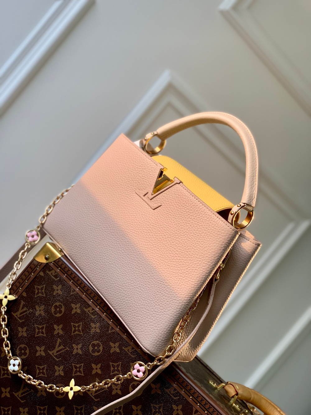 Louis Vuitton Capucines MM