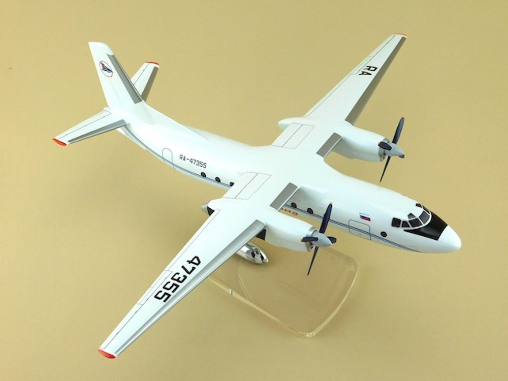 Модель самолета Ан-24РВ (М1:72, Томск Авиа)