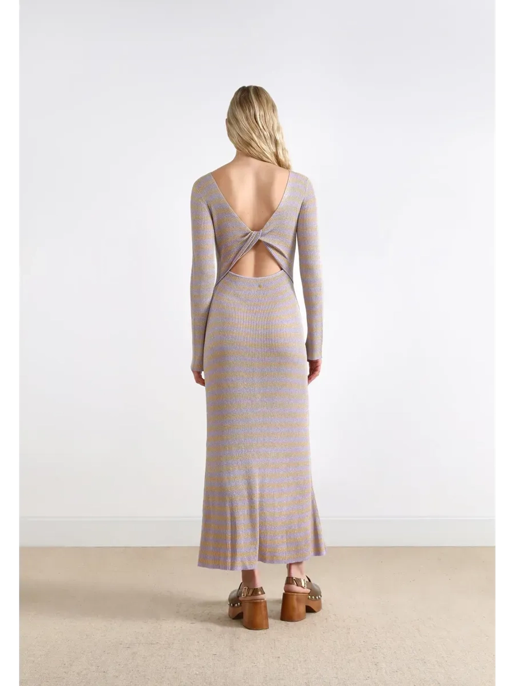 Платье в полоску