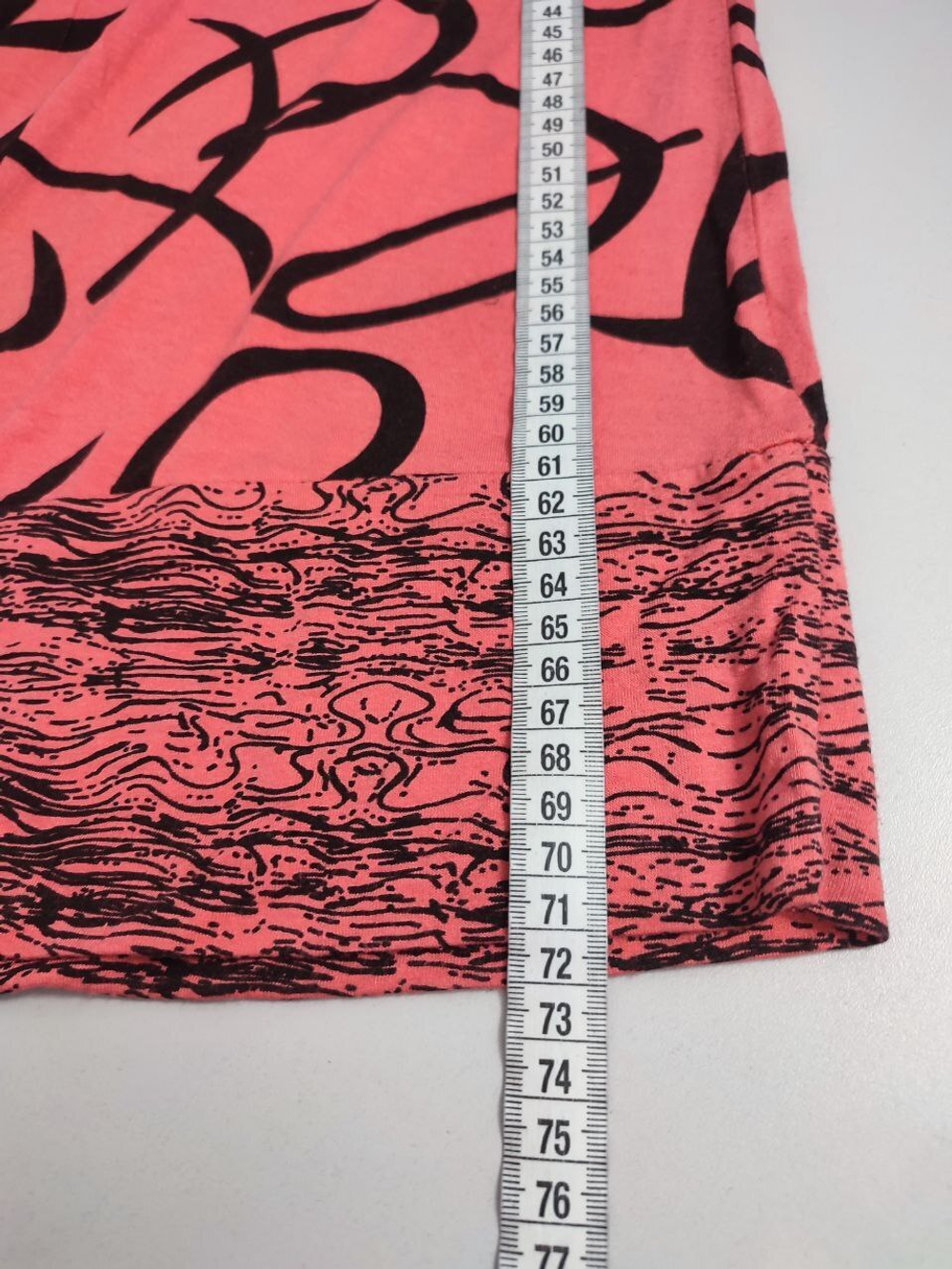 Джемпер коралловый с принтом 46 размер