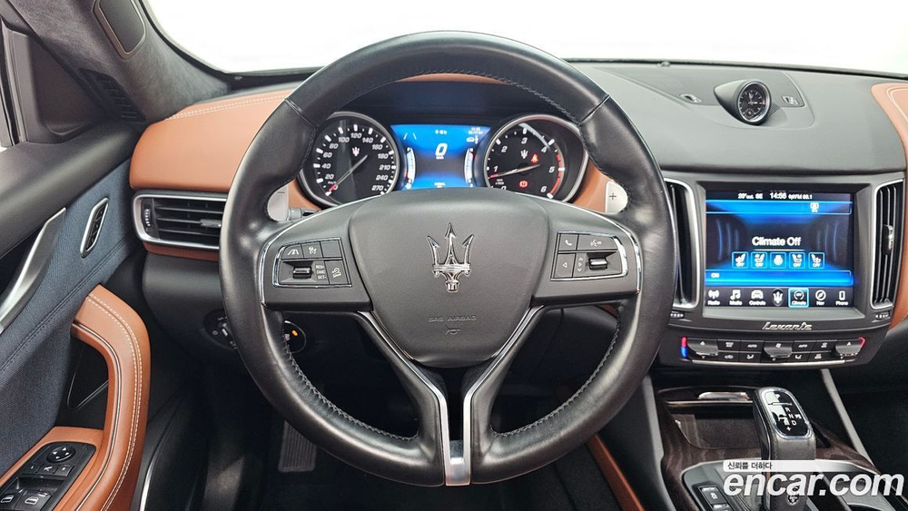 Maserati Levante 3.0 Дизель AWD GranLusso (12.2019)