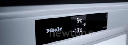 Встраиваемый холодильник Miele KFN 7795 C