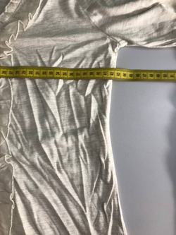 Кардиган Tatuum практичный и легкий, визуально на 40 размер