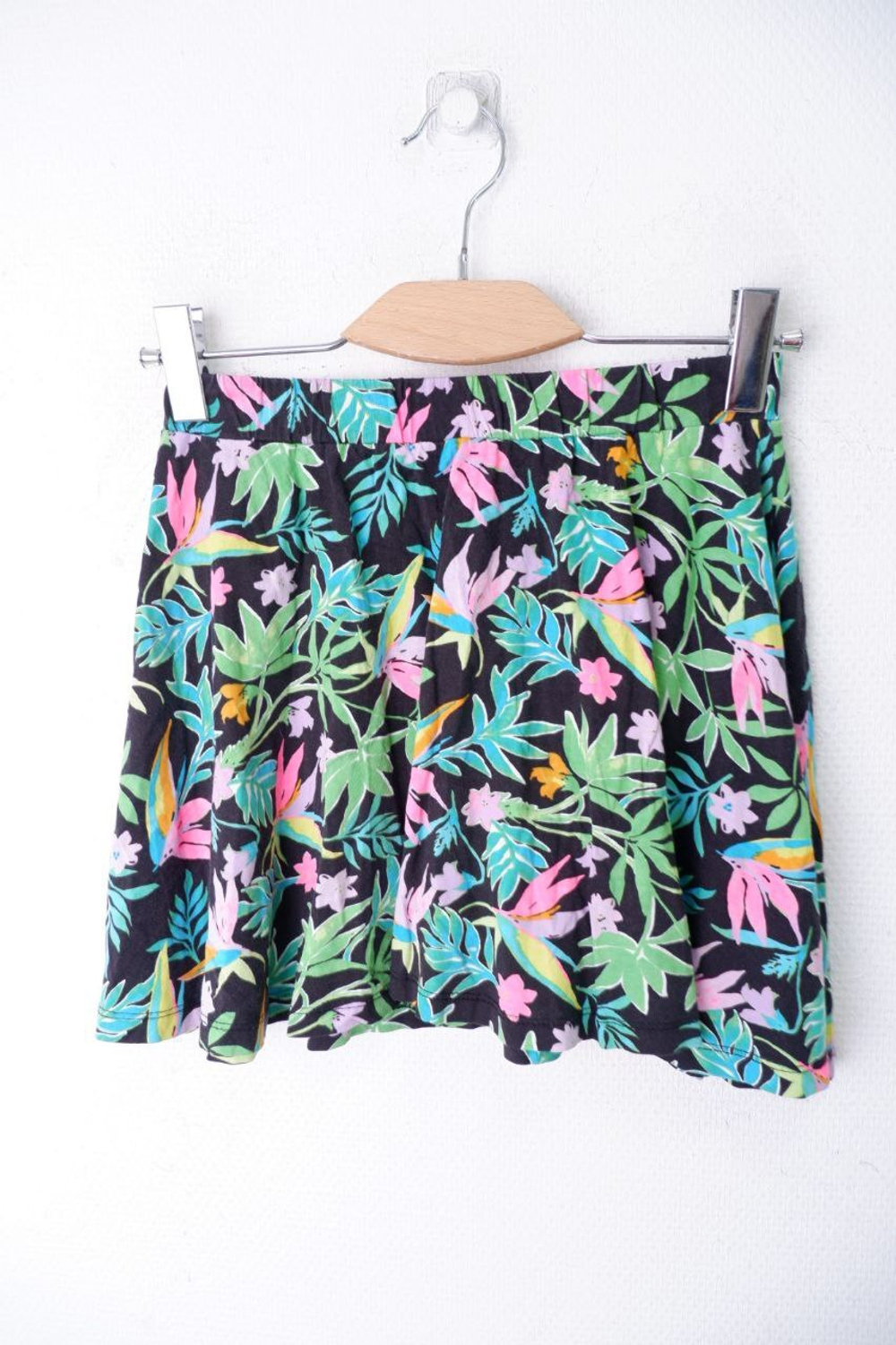 Юбка LC Waikiki с цветами на 11-12 лет