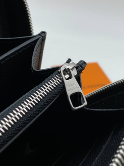 Клатч Louis Vuitton