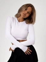 Белый лонгслив укороченный облегающий с длинным рукавом